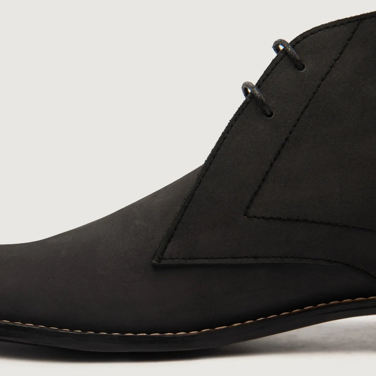Authentic Full-Grain Leather Grain Depth & Pull-Up Patina Texture Detail