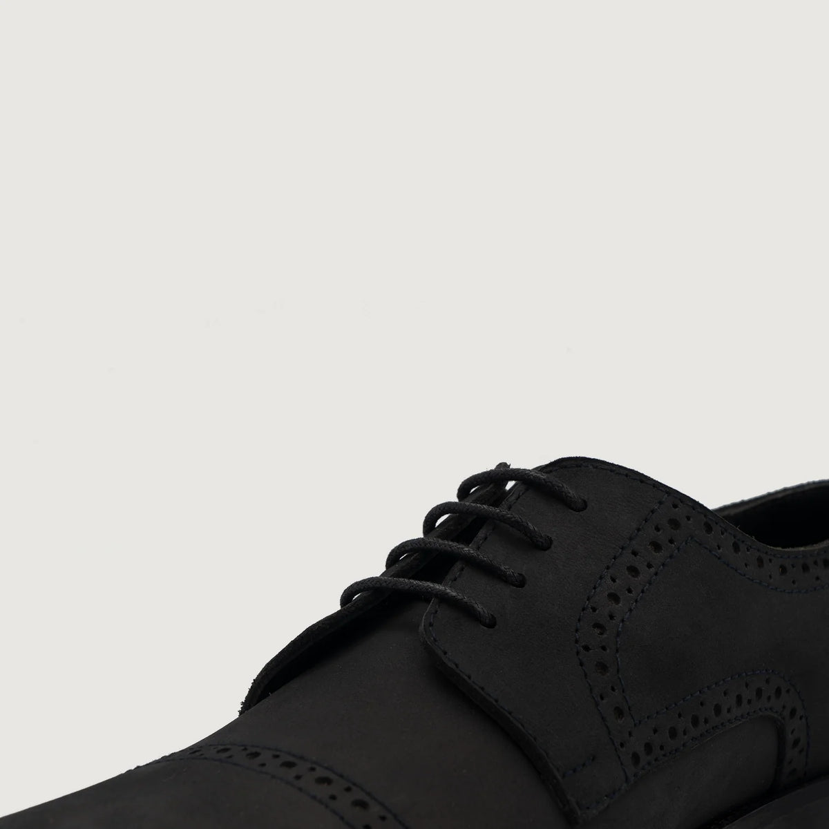Authentic Full-Grain Leather Grain Depth & Pull-Up Patina Texture Detail
