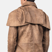 Close-Up Detail of Classic Collar &amp; Heavy-Duty Zipper Hardware on Men's Classic Brown Leather Duster