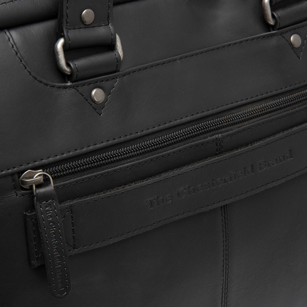 100% Full-Grain Wax Pull-Up 100% Full-Grain Leather Grain Texture &amp; Handcrafted Patina Detail