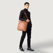 
The Poet Leather Tote Bag – alternate product view 9